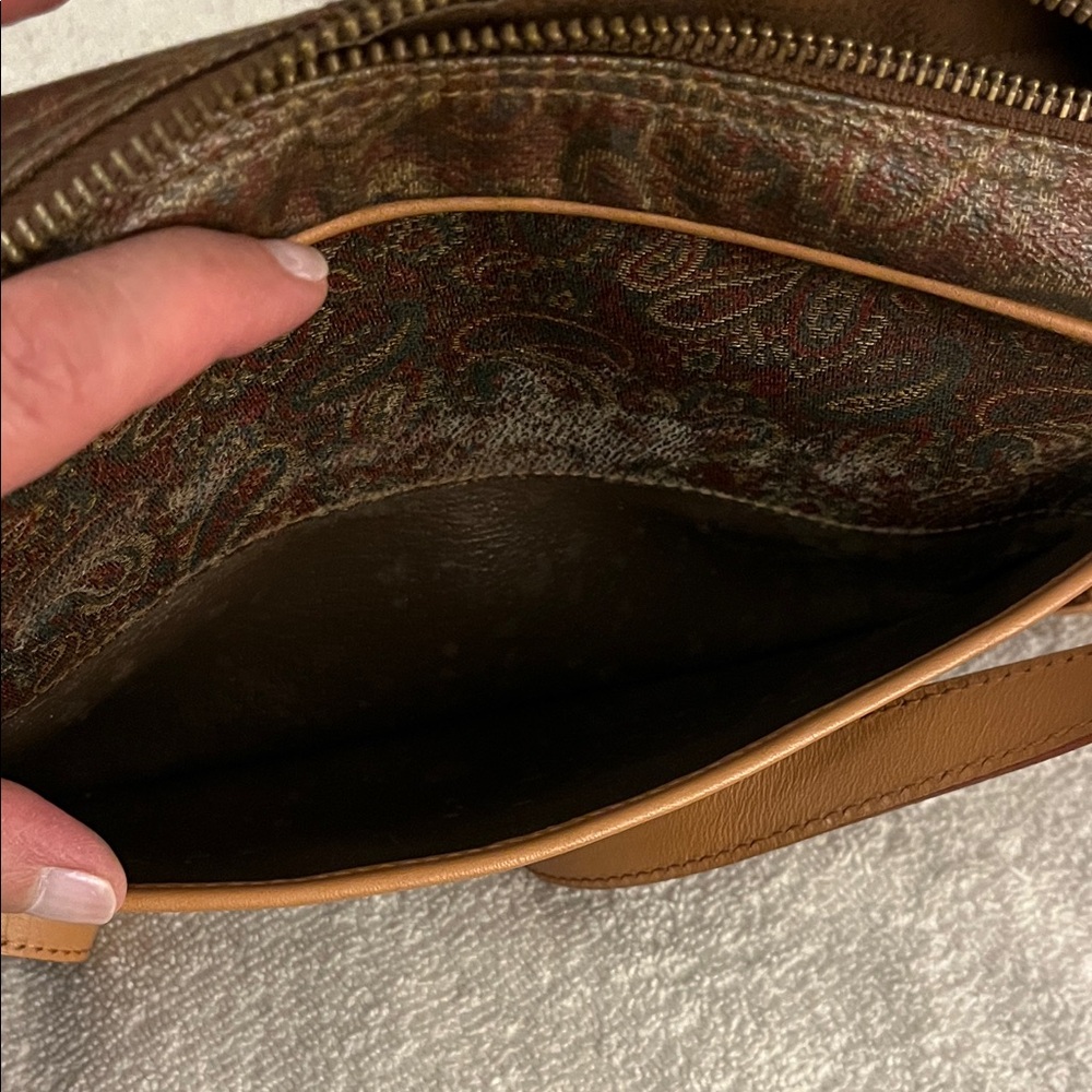 Elegant Brown Paisley Crossbody Bag - Picture 5 of 9